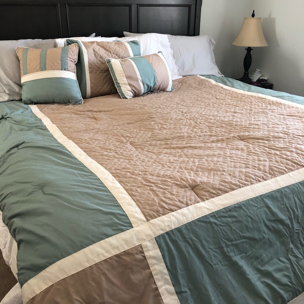 Queen Size Comforter Set